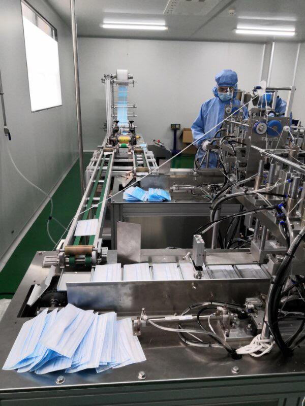 日产量可达20万只!巩义市首条全自动化医用口罩生产线投产